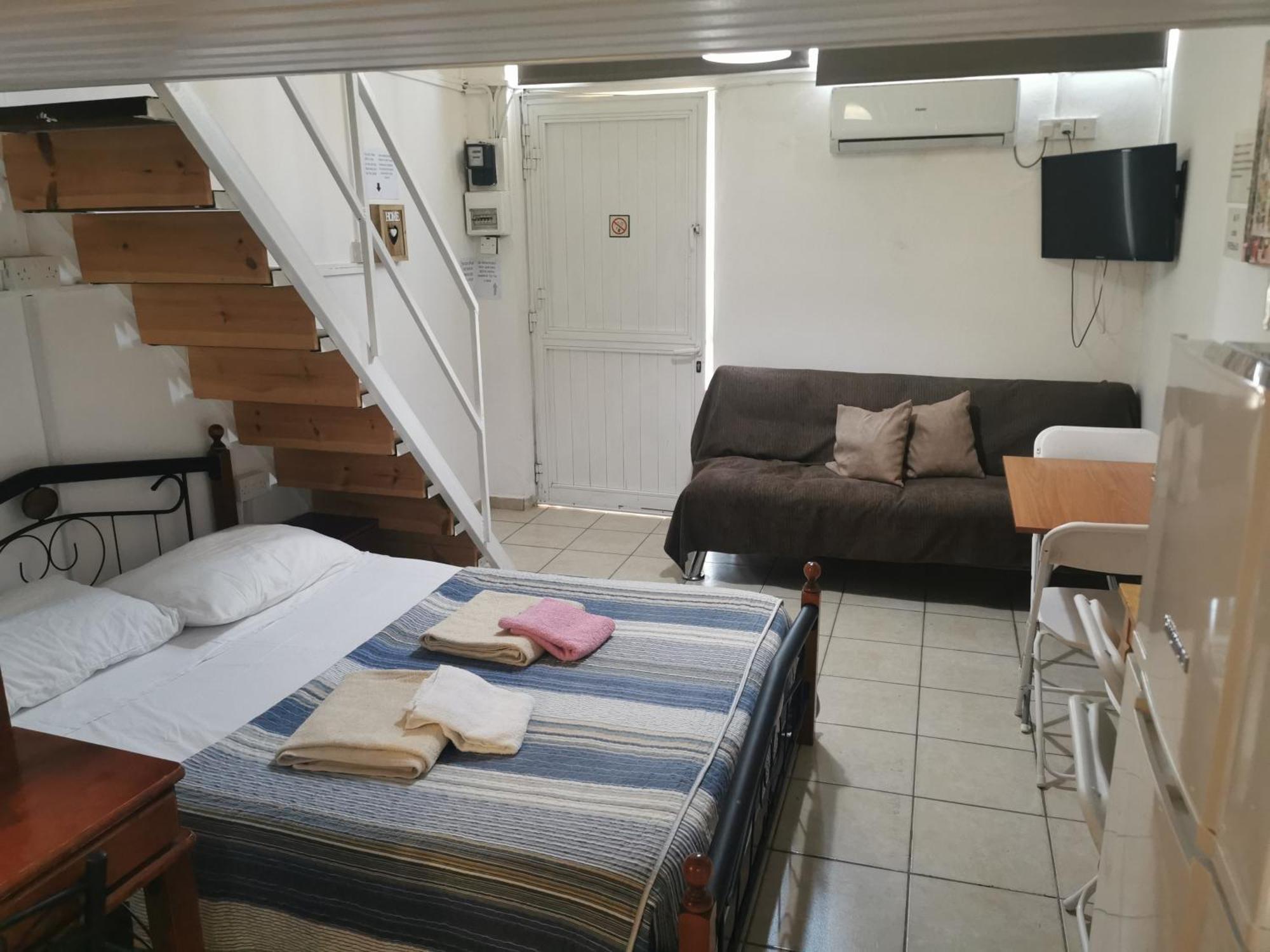 Strovolos Rooms Studios Nikosia Zimmer foto